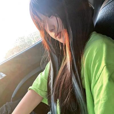 云雾笼罩的山峰